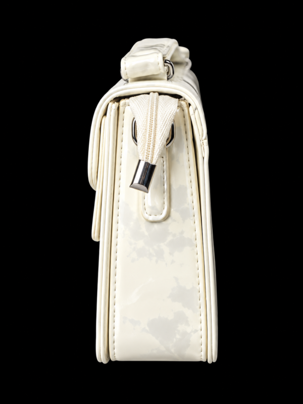 Elegant Cream Shoulder Handbag